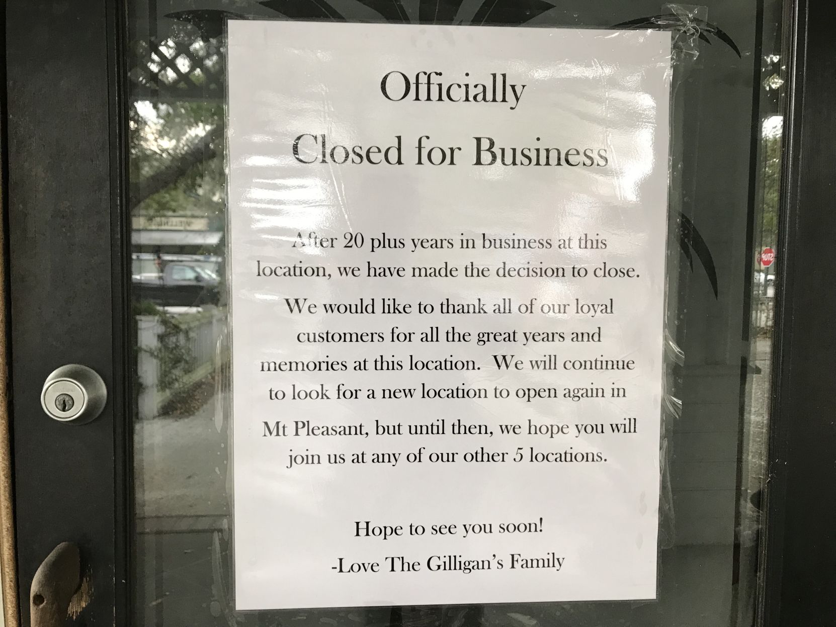 Gilligan's closed sign
